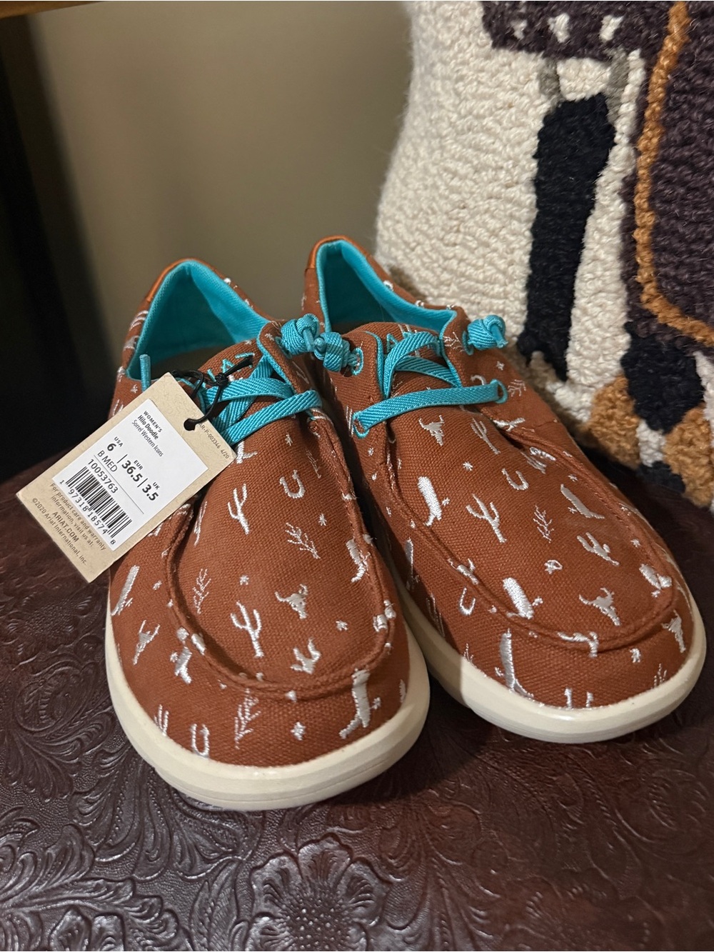 Women’s Ariat Canvas Desert Print Shoes with Teal Laces